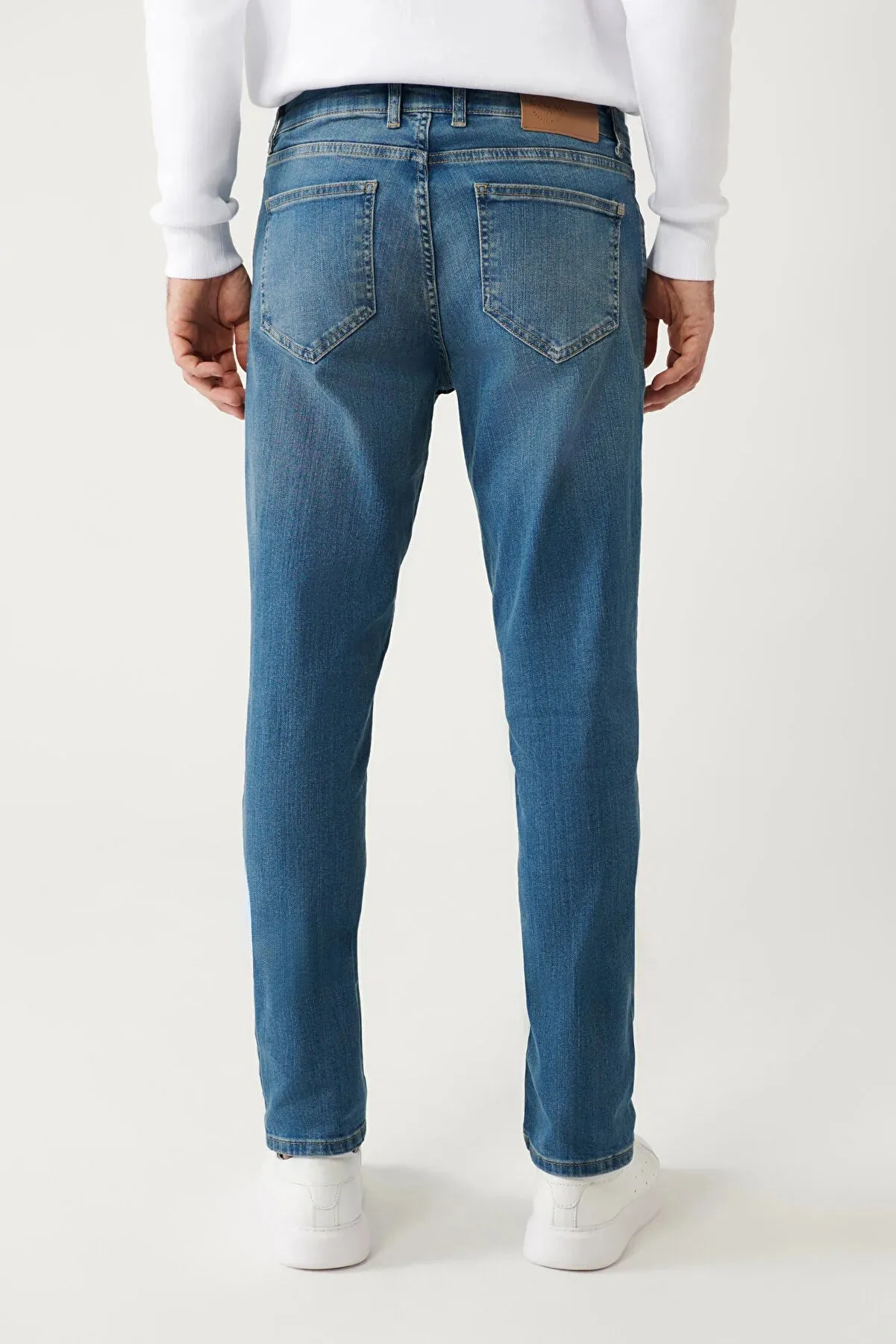 Avva Men's Blue Jeans Trousers