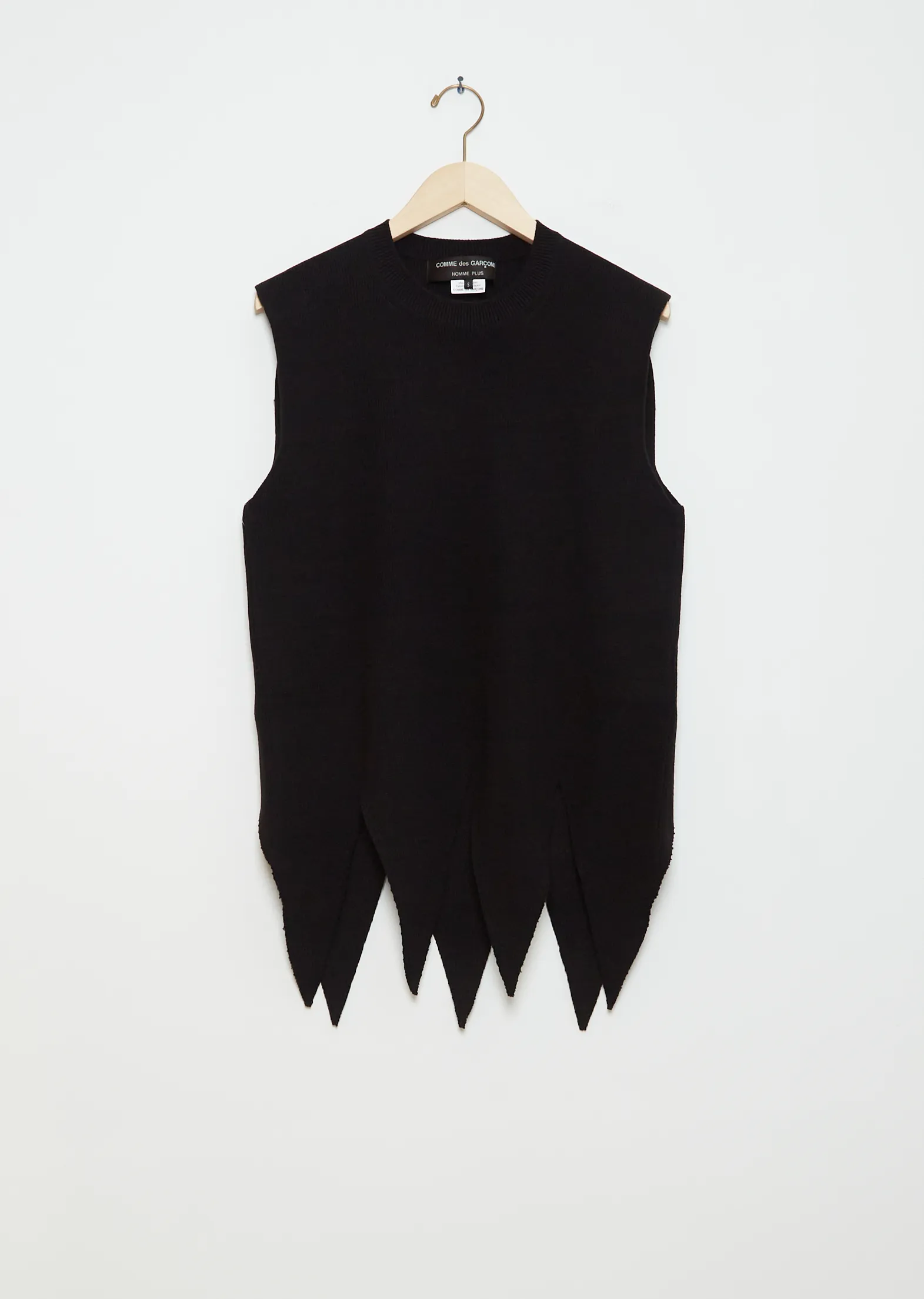 Edge Cut Pullover Vest